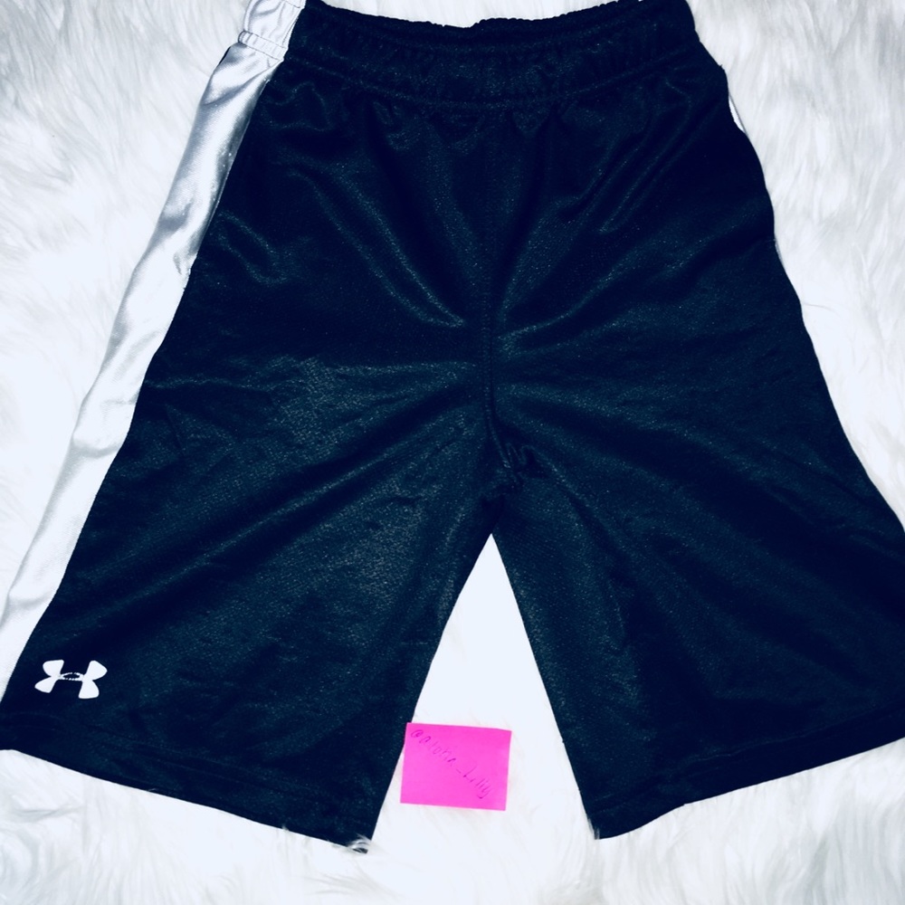 Under Armour Shorts • 6